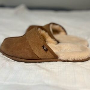 New condition UGG slippers Men Sz 10